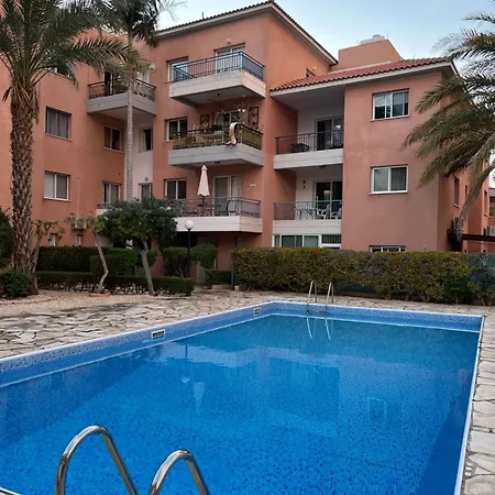 Pafia Blue-diamond, Studio,