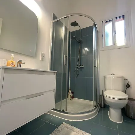 Pafia Blue-diamond, Studio, Пафос