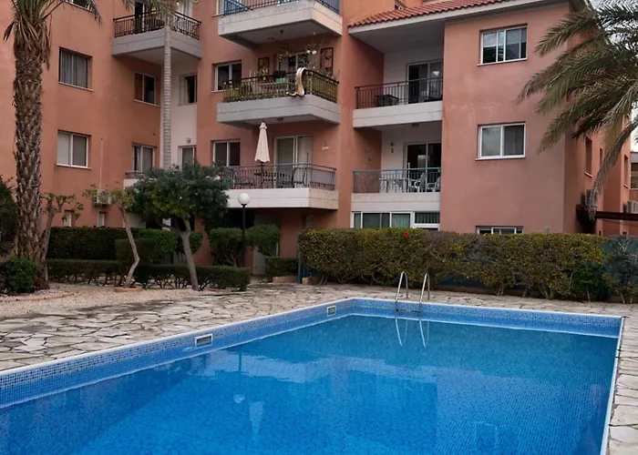 Pafia Blue-diamond, Studio,