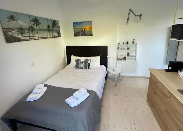 Pafia Blue-diamond, Studio, * Paphos